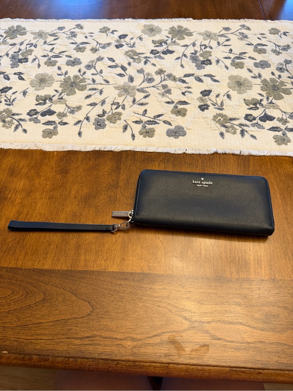 kate spade black leather zip wristlet wallet